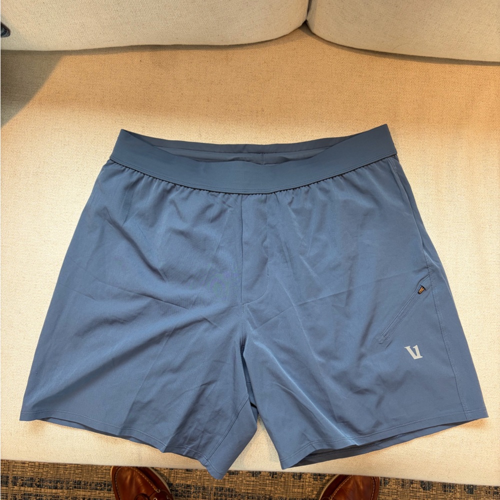 NWOT Vuori Qualify Running shorts Medium
